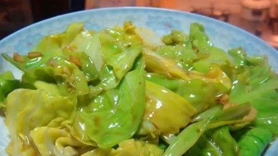 小巷深处的最新家常炒菜味觉奇遇