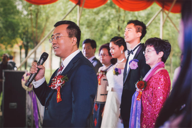 最新婚礼男方父亲感人致辞💖