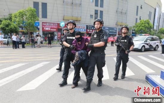 台州黄岩杀人案背后的励志故事，曙光中的曙光